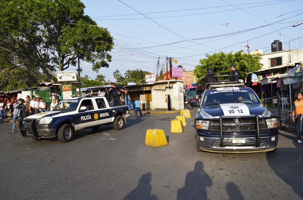 Policías en oprativo