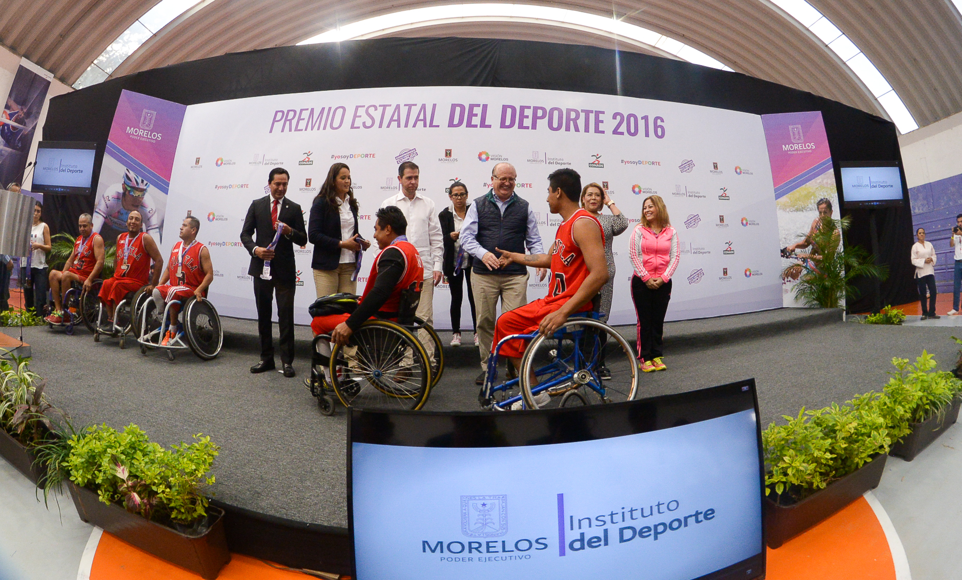 Inauguran Graco Ramírez y el director de la Conade rehabilitación de la Unidad Deportiva Centenario