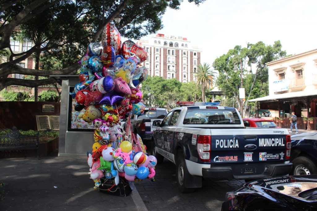 Comerciantes ambulantes en el zócalo de Cuernavaca