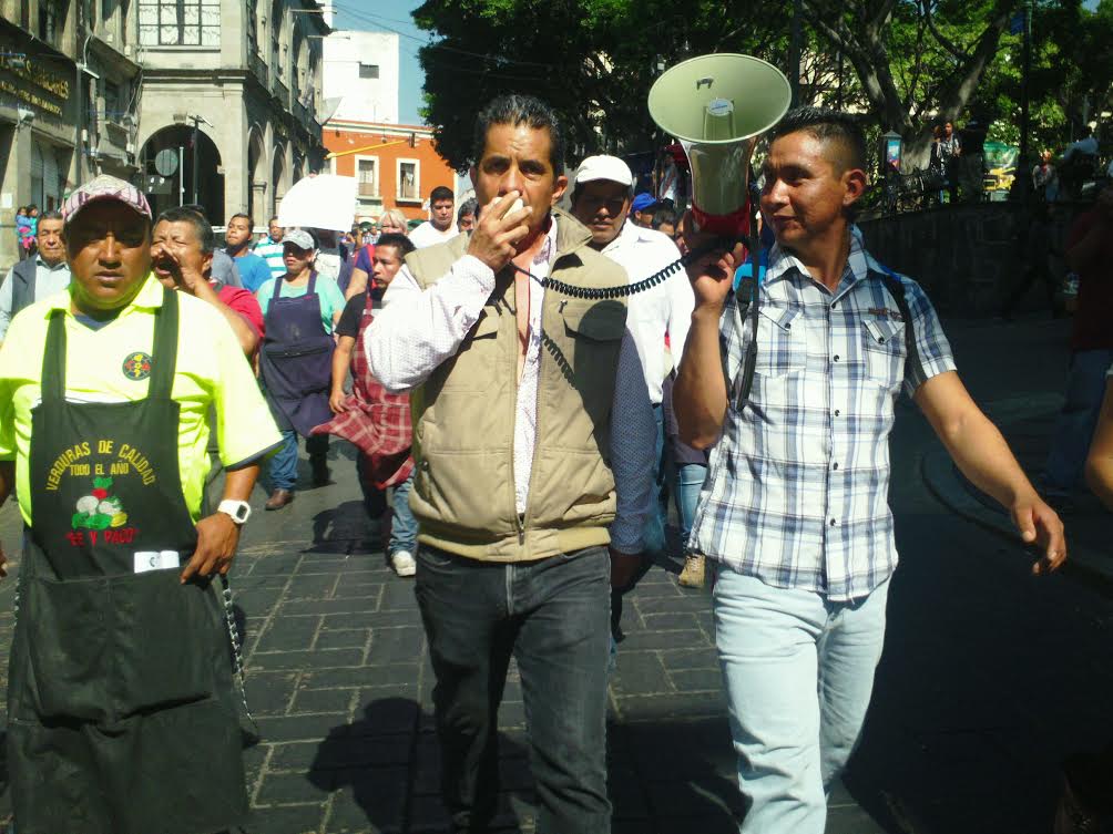 Comerciantes del mercado ALM protestan