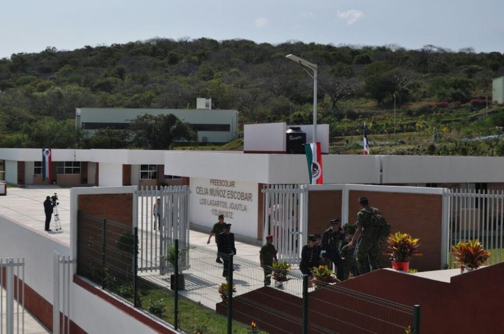 Inauguran escuela en Los Lagartos