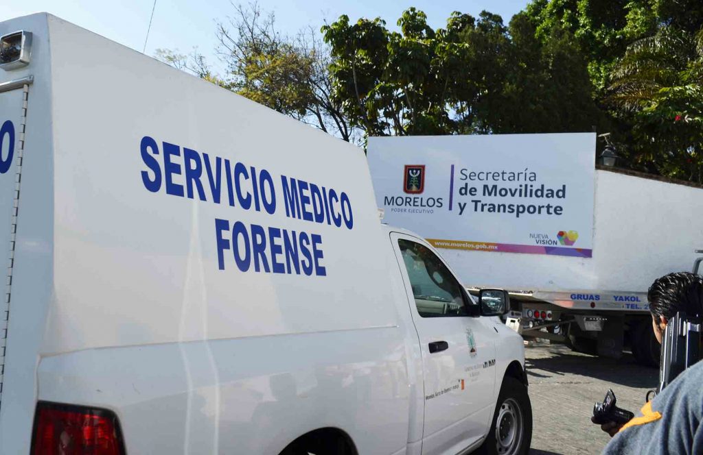 Camionetas del Servicios Médico Forense 