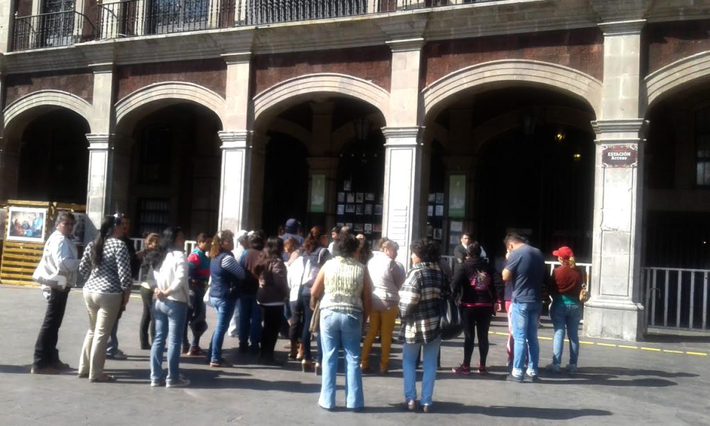 Manifestación de padres familia