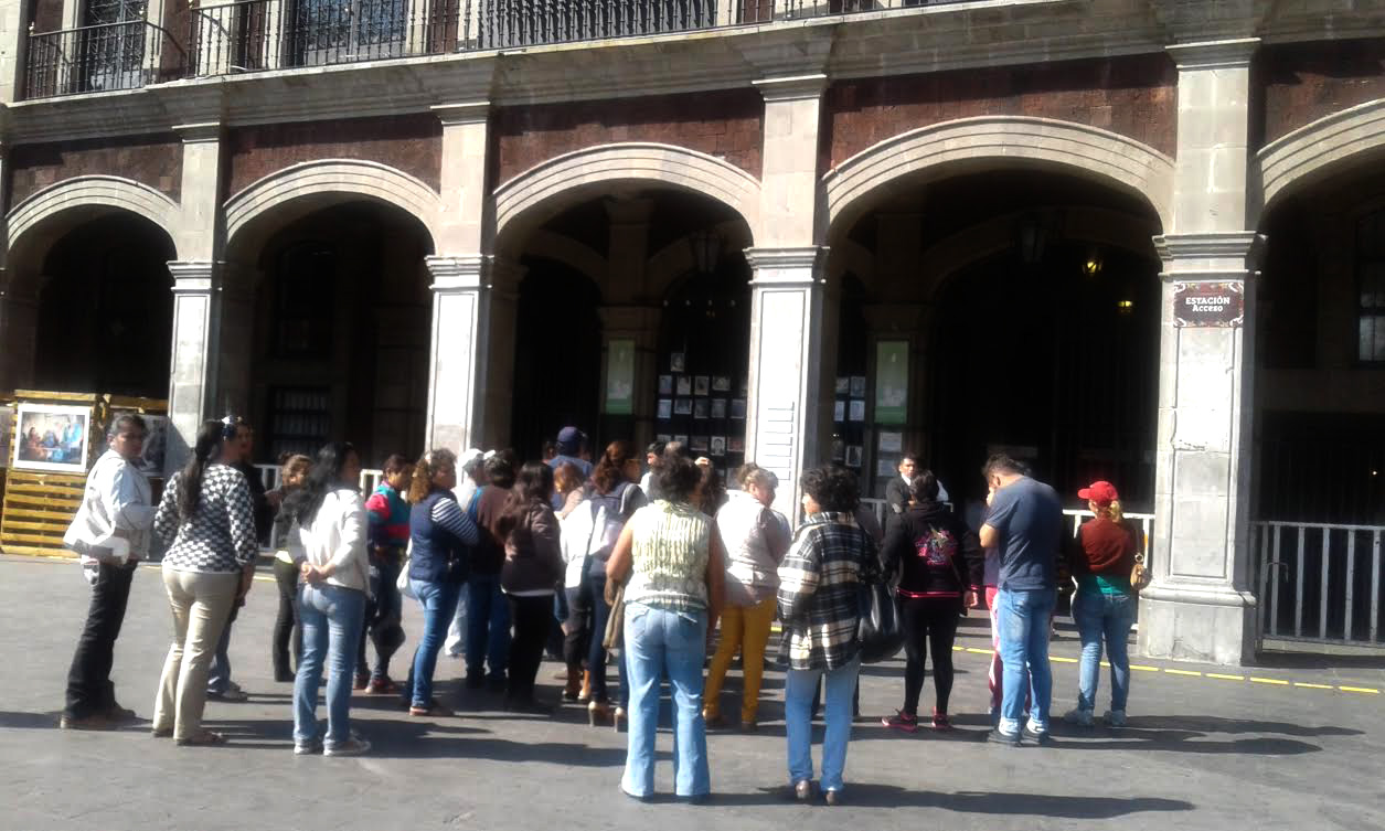 Manifestación de padres familia
