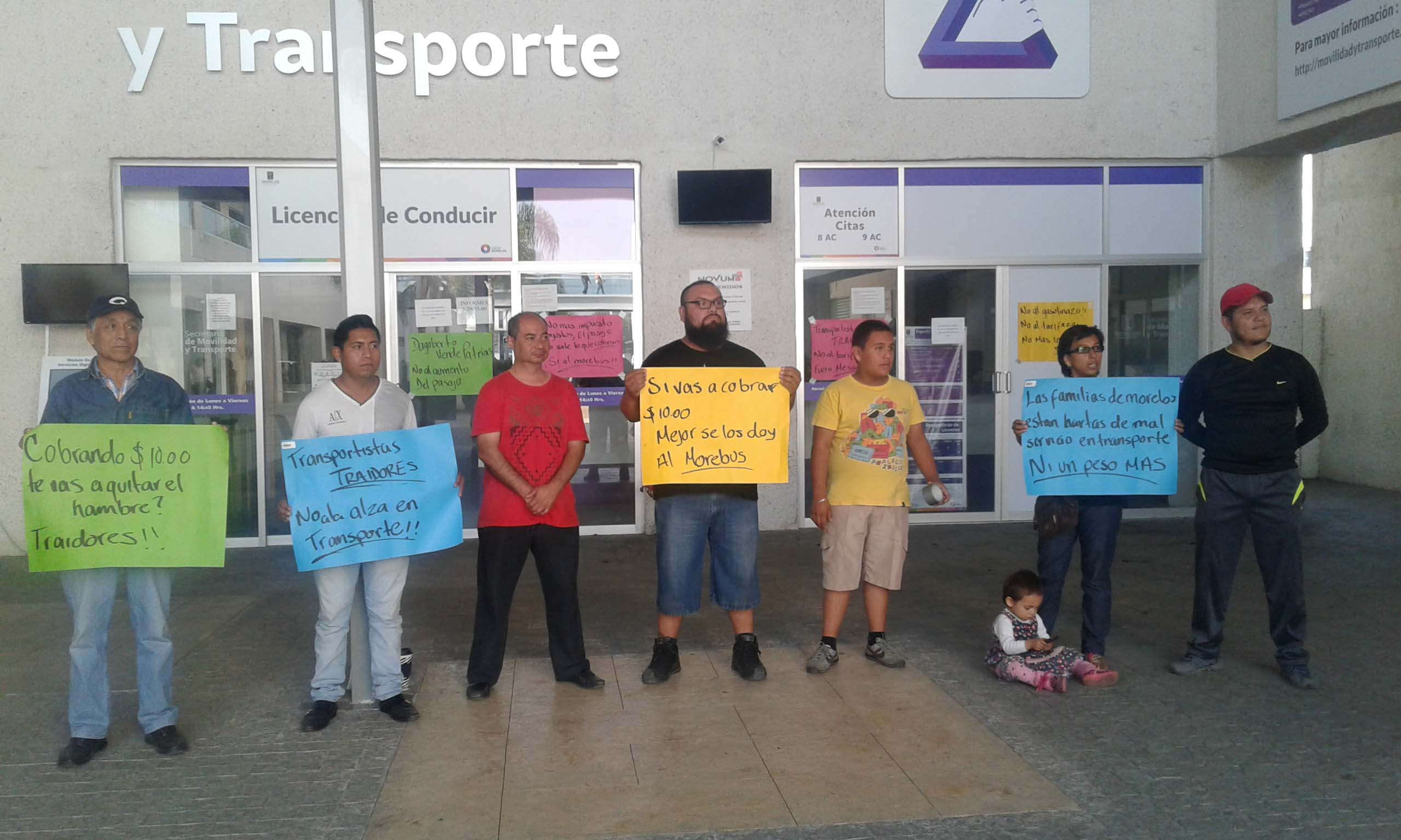 Ciudadanos protestan en la SMyT contra el aumento al transporte público; convocan a liberar casetas el fin de semana