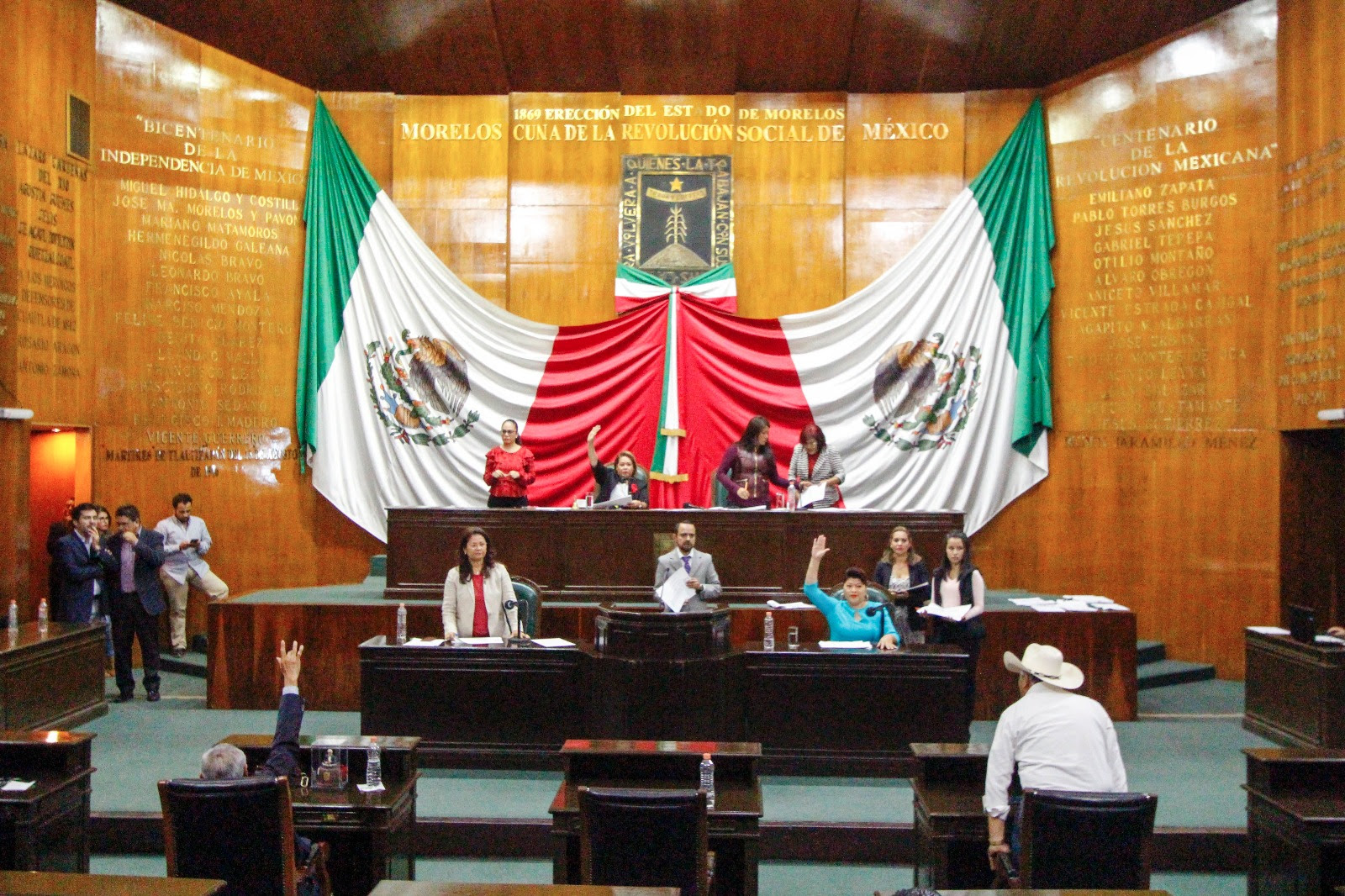 Prevén 300 MDP para rescate finaciero de municipios