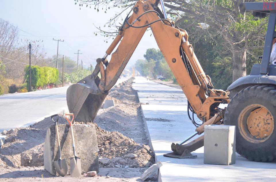 Próxima a inaugurarse, la carretera Yautepec-Oacalco, anuncia Agustín Alonso