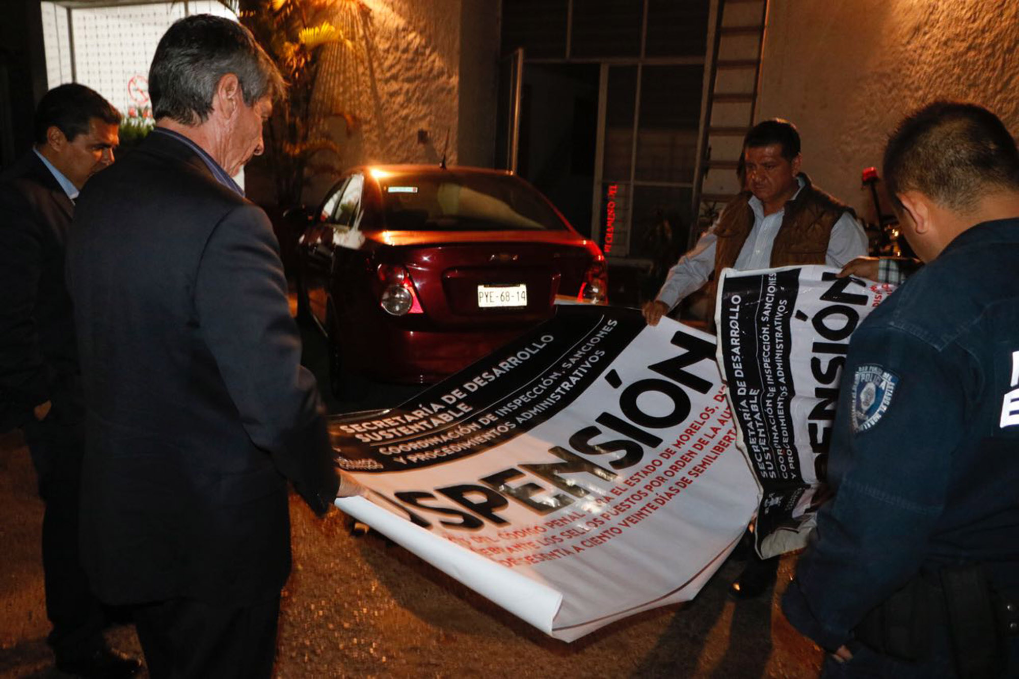 Detienen a cuatro por colocar sellos falsos